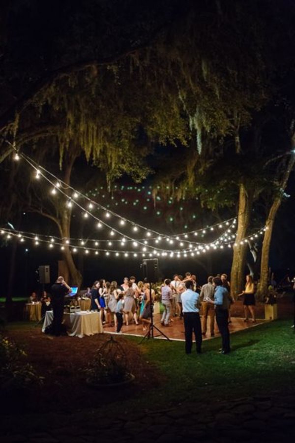 Ways To Decorate Your Backyard For a Wedding