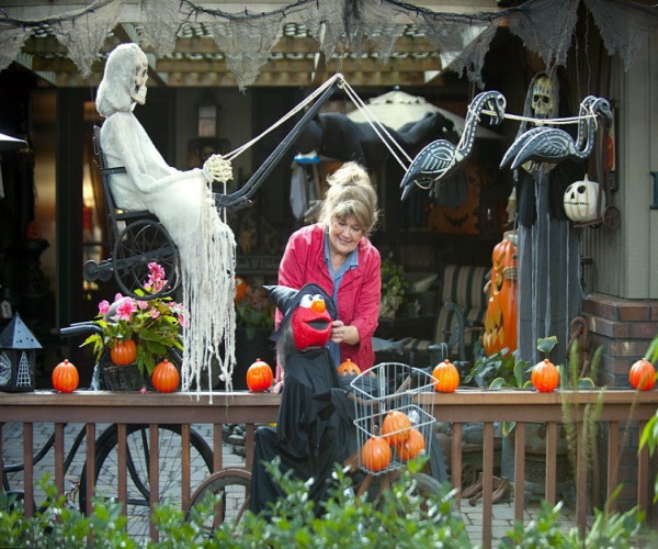 Scary Skeleton Decor Ideas to try this Halloween