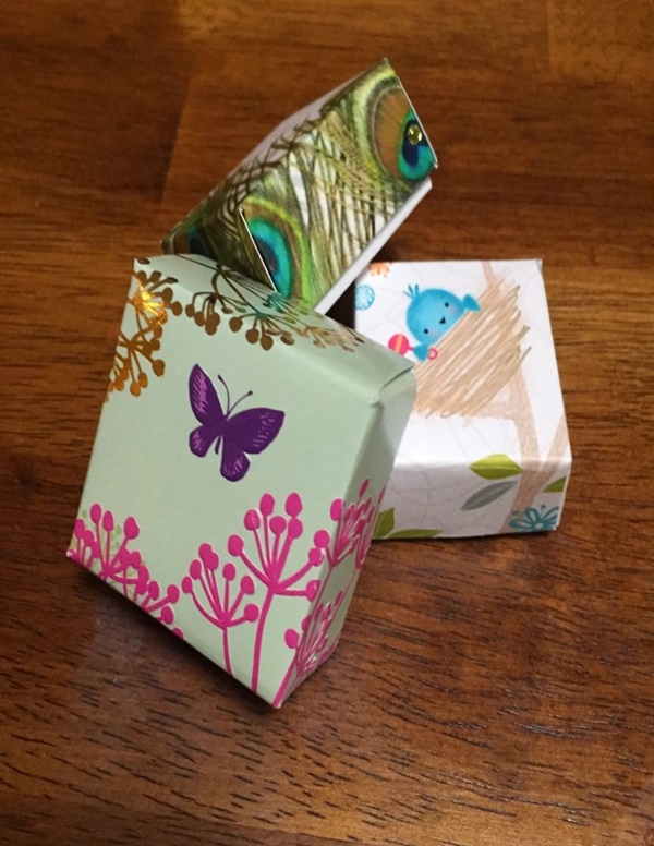 40-crafts-to-make-with-old-greeting-cards