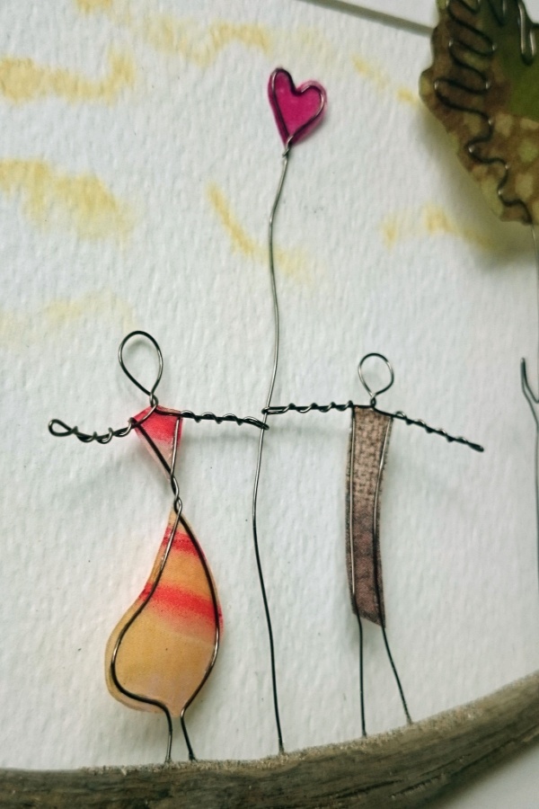 DIY Craft Figures Made with Paper Wire