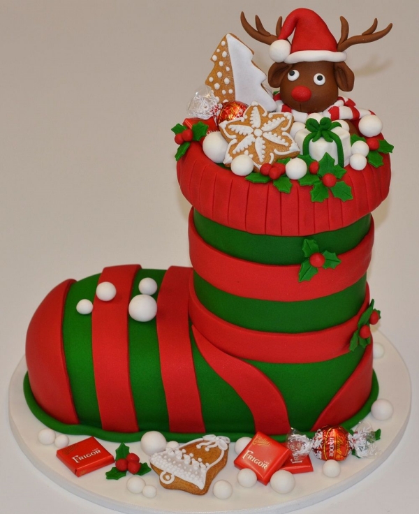 Stunning Christmas Cake Decoration Ideas