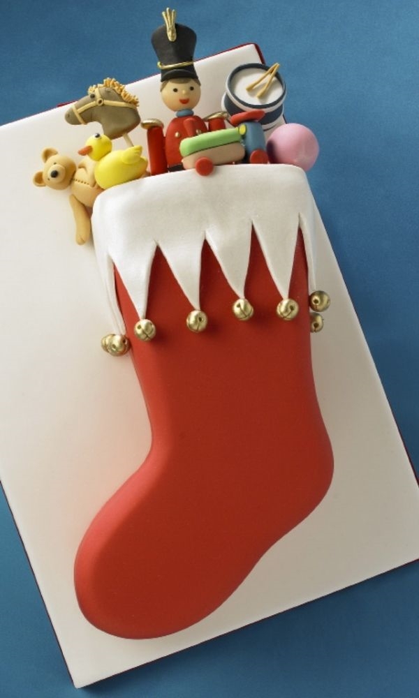 Stunning Christmas Cake Decoration Ideas