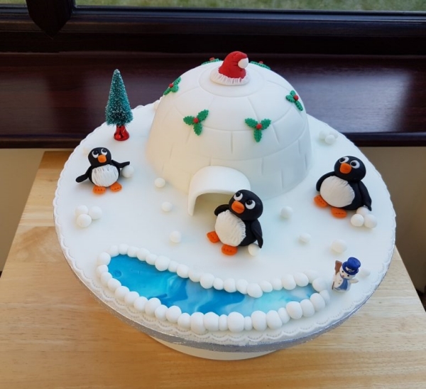 Stunning Christmas Cake Decoration Ideas