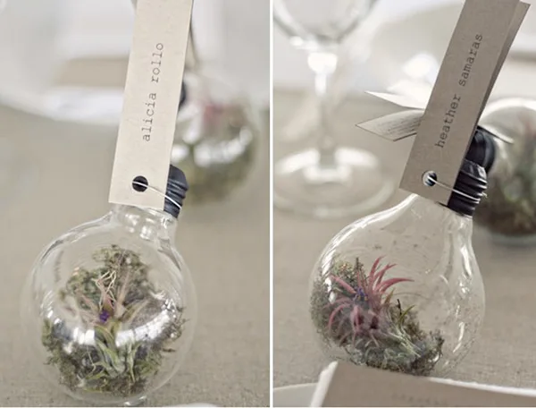 19 Brilliant Ways to Repurpose Old Light Bulbs 4