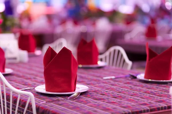 30 Creative Napkin Folding Ideas 15