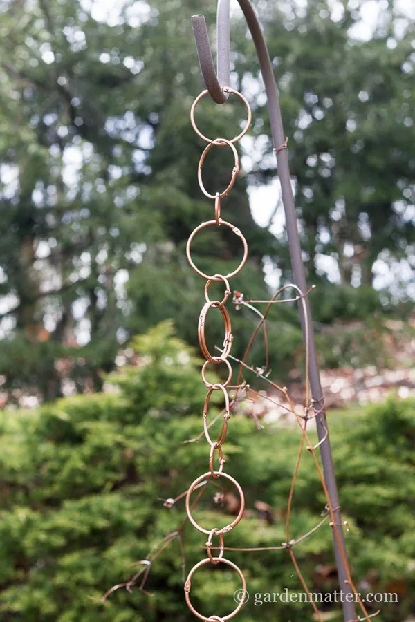30 Decorative Rain Chain Ideas for Outdoors 25