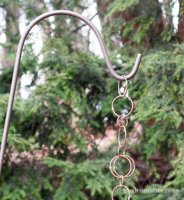 30 Decorative Rain Chain Ideas for Outdoors 29