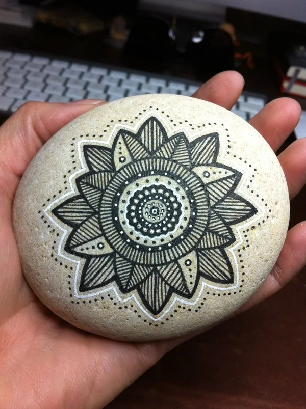 DIY-Mandala-Stone-Patterns