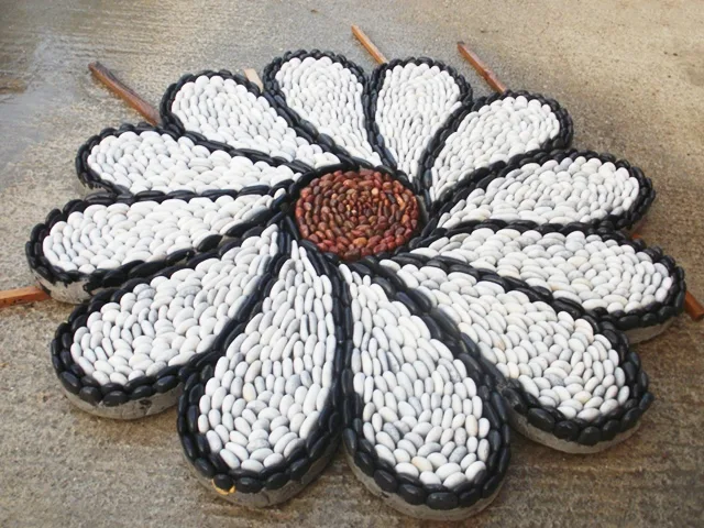 Rock-and-Pebble-Art-Examples