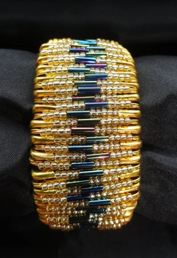 Make Your Own DIY Safety Pin Jewelry Ideas