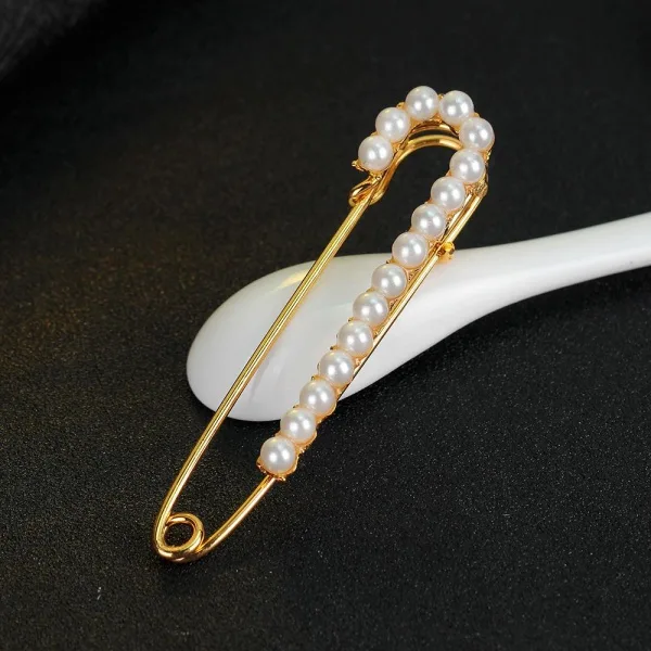 Make Your Own DIY Safety Pin Jewelry Ideas