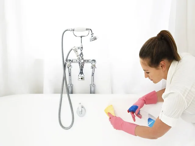 Easy-Bathtub-Cleaning-Methods-Which-Will-Change-Your-Bath-Experience