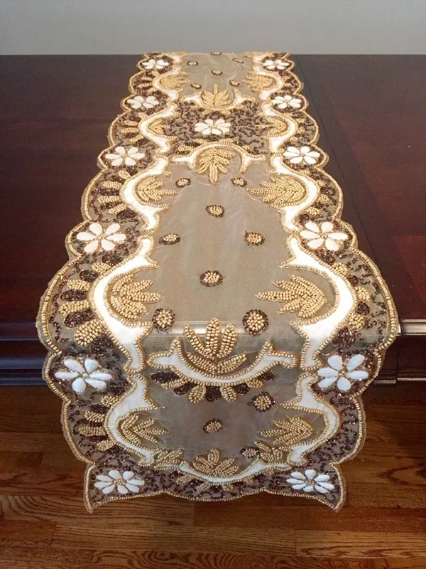 Amazing Table Runner Ideas for Modern Homes