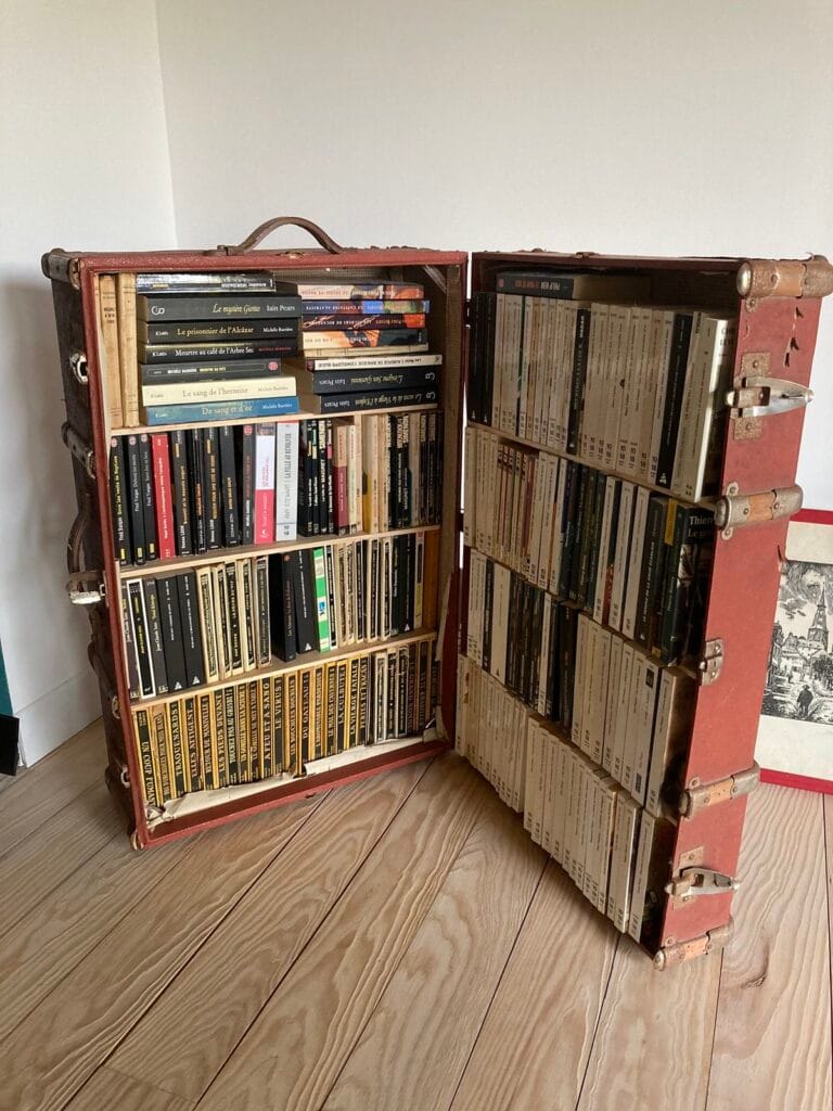 Compact Bookshelf